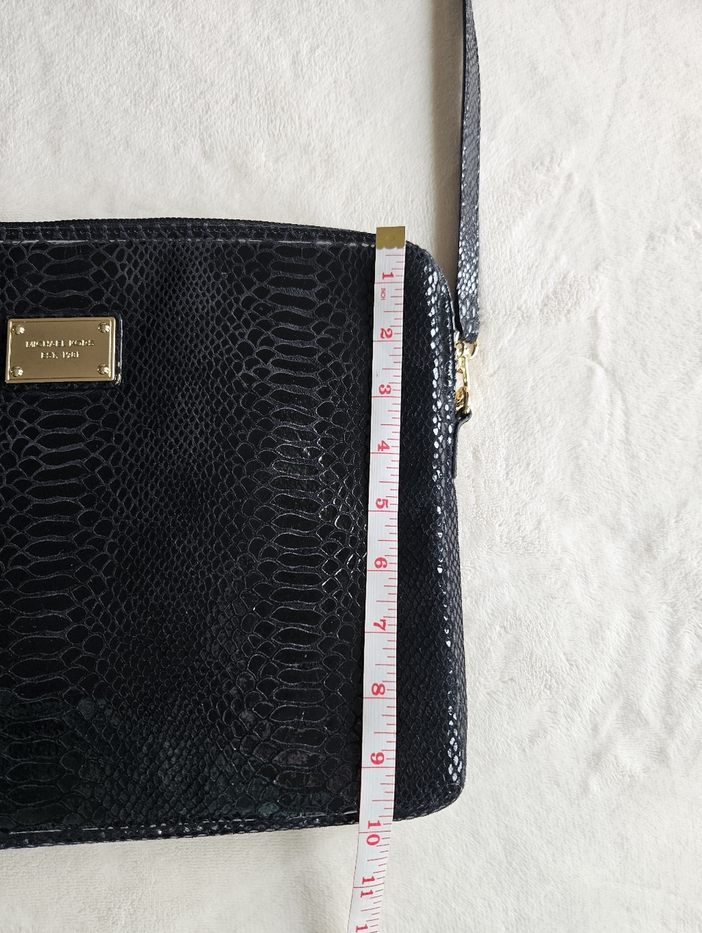 NWOT Michael Kors Black Faux-Snake Laptop case. - Picture 5 of 9